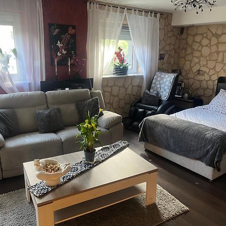 Gaestezimmer In Ratingen Bei Duesseldorf Mit Einem Hauch Luxus Ngoại thất bức ảnh
